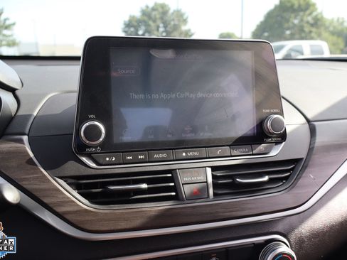 Used 2025 Nissan Altima 2.5 SV FWD image 20