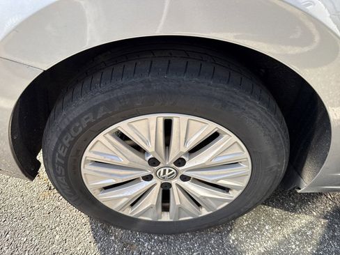 Used 2019 Volkswagen Jetta S w/ Driver Assistance Package image 14