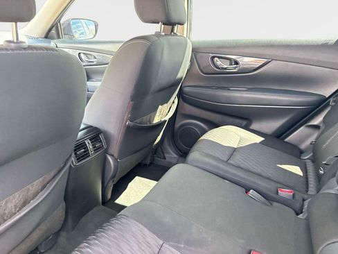 Used 2020 Nissan Rogue SV FWD image 14