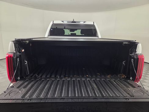 Used 2025 Toyota Tundra Limited AWD/4WD image 26