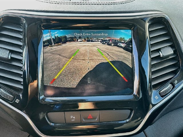 Used 2020 Jeep Cherokee Limited AWD/4WD image 14