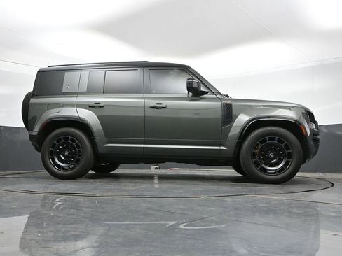 Used 2025 Land Rover Defender 110 AWD/4WD image 42