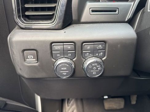 Used 2023 GMC Sierra 1500 AT4 w/ AT4 Premium Package AWD/4WD image 22