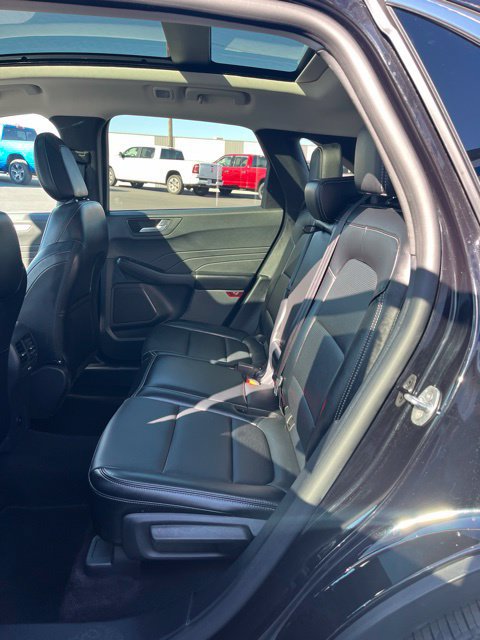 Used 2025 Ford Escape Platinum AWD/4WD image 34