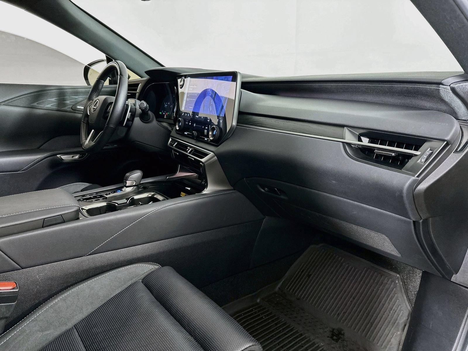 Used 2025 Lexus RX 450h AWD w/ Convenience Package image 31