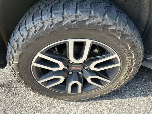 Used 2021 GMC Yukon XL AT4 w/ Rear Media and Nav Package AWD/4WD image 24