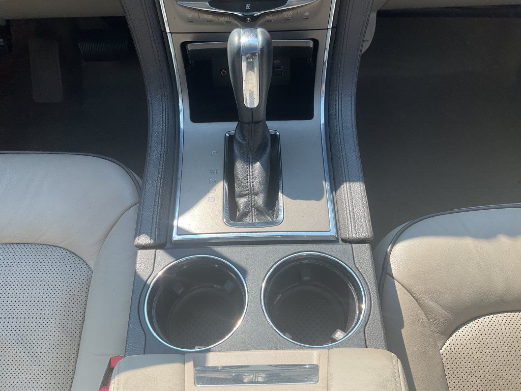 Used 2014 Lincoln MKX FWD w/ Equipment Group 102A image 31