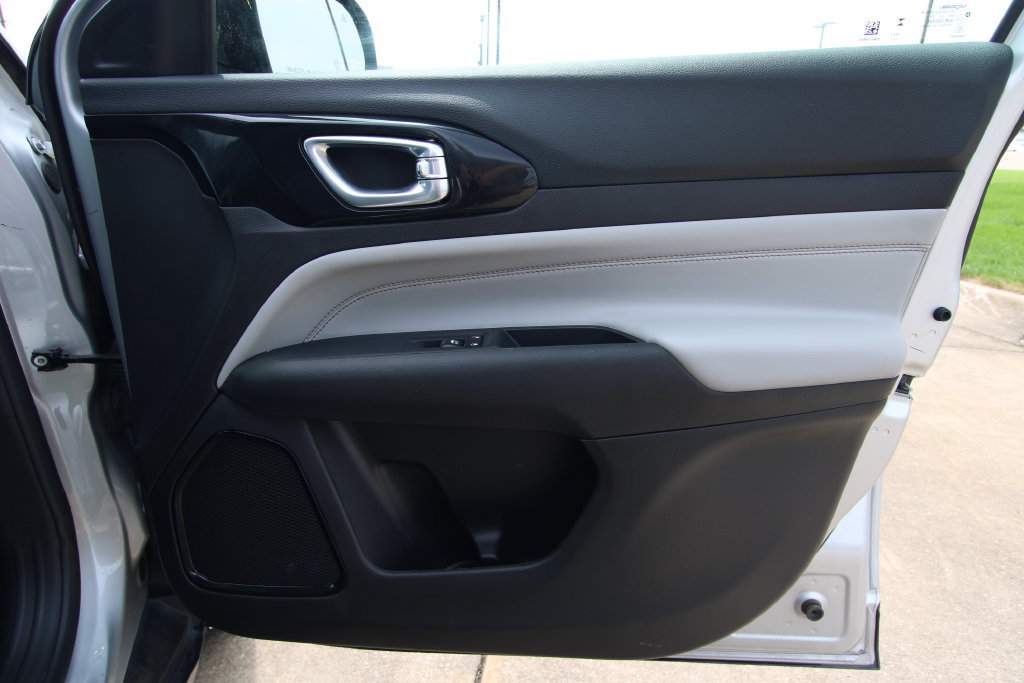 Used 2025 Jeep Compass Limited AWD/4WD image 38