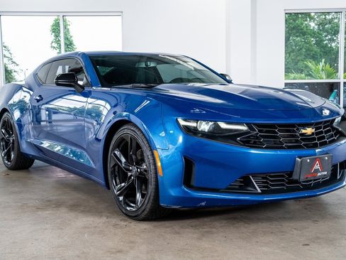 Used 2022 Chevrolet Camaro LT image 4