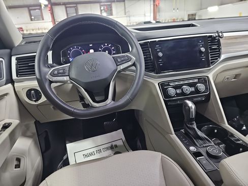 Used 2023 Volkswagen Atlas SEL AWD/4WD image 16