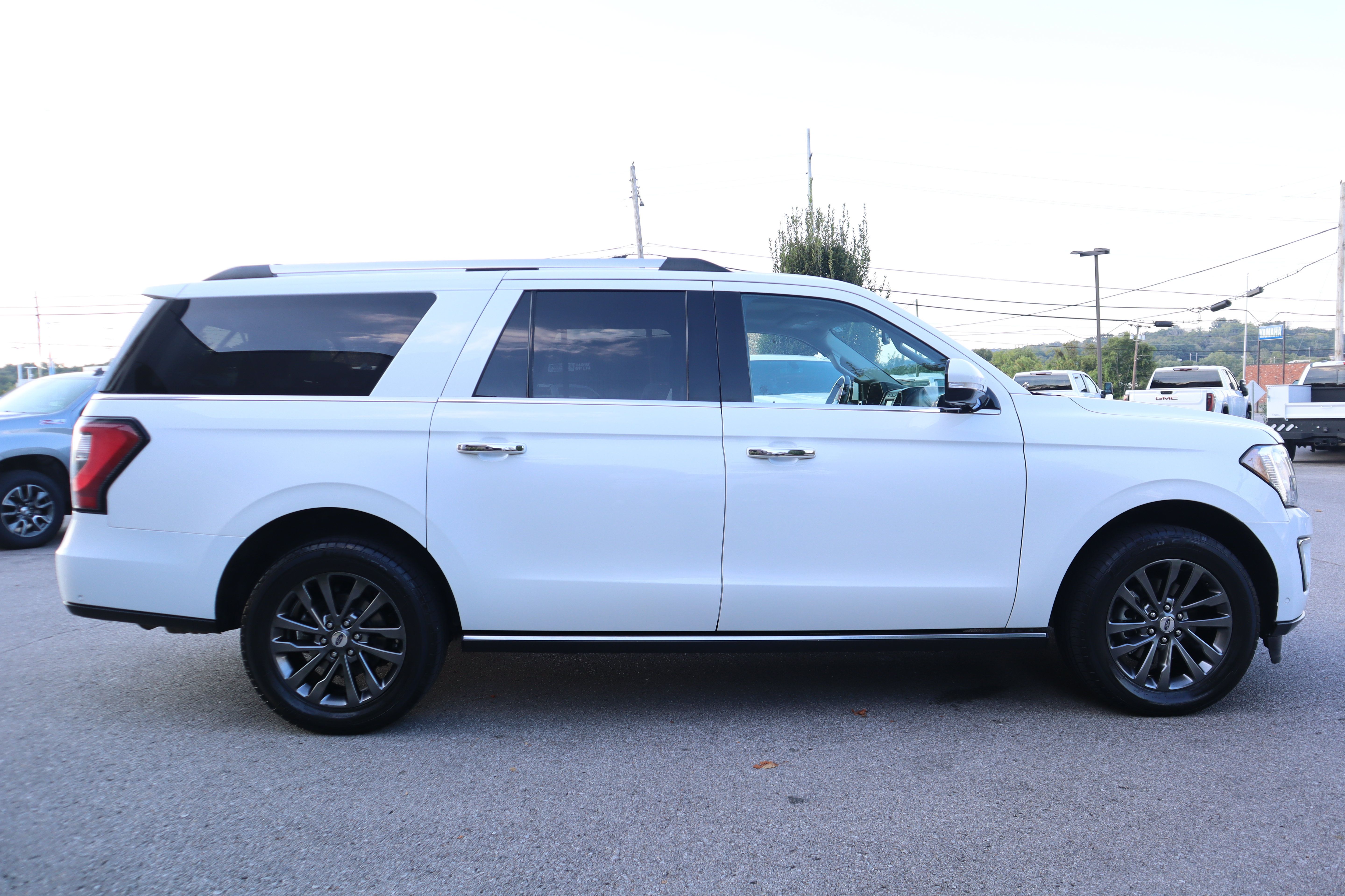 Used 2021 Ford Expedition Max Limited AWD/4WD image 6