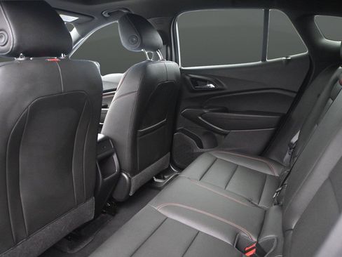 Used 2025 Chevrolet Trax RS w/ Sunroof Package FWD image 11