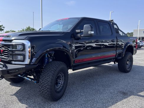 New 2026 Ford F250 Lariat w/ Black Appearance Package AWD/4WD image 8