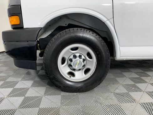 Used 2021 Chevrolet Express 2500 RWD image 12
