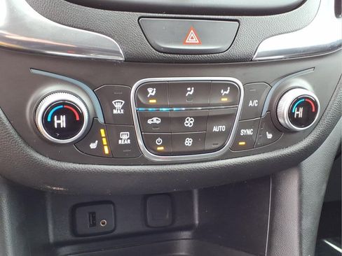 Used 2018 Chevrolet Equinox LT image 21