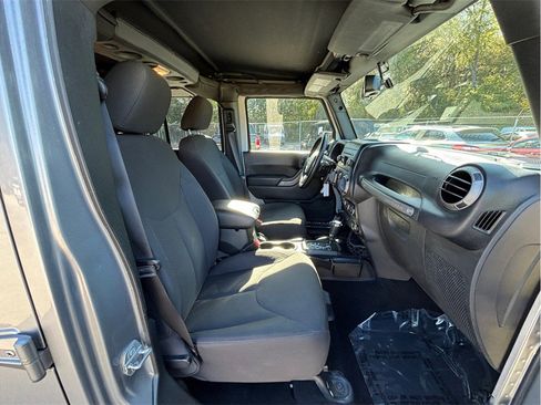Used 2017 Jeep Wrangler Unlimited Sport w/ Quick Order Package 24S image 31