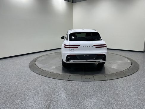 Used 2022 Genesis GV70 2.5T image 8