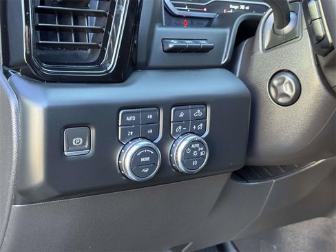 Used 2023 GMC Sierra 1500 AT4X image 9