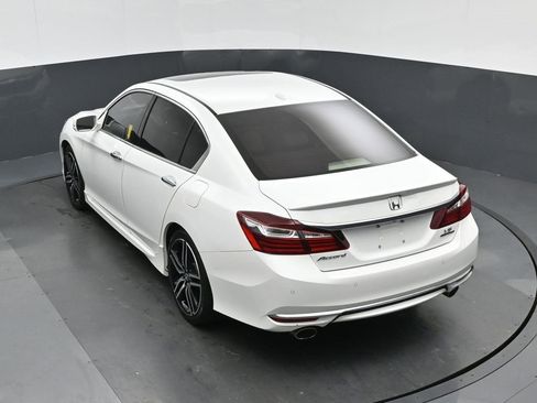 Used 2017 Honda Accord Touring image 63