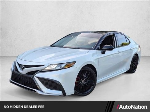 Used 2022 Toyota Camry XSE FWD image 1