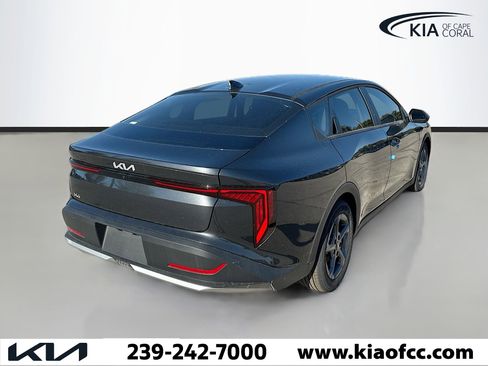 New 2025 Kia K4 LXS image 5