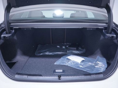 New 2026 BMW i5 eDrive40 w/ M Sport Package RWD image 15