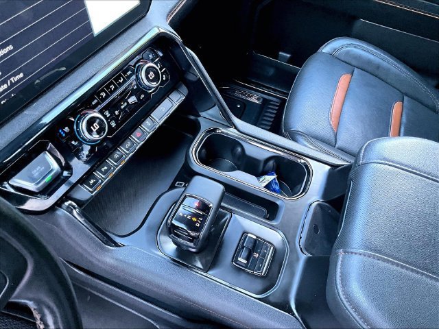 Used 2024 GMC Sierra 1500 AT4 w/ Technology Package AWD/4WD image 20