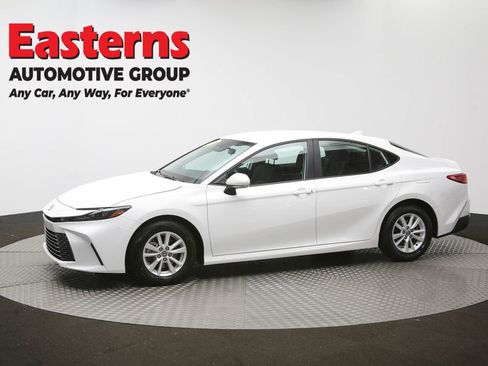 Used 2025 Toyota Camry LE FWD image 57