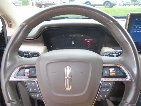 Used 2022 Lincoln Nautilus Reserve w/ Equipment Group 201A AWD/4WD image 19