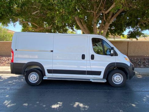 Used 2025 RAM ProMaster 2500 w/ U-Haul Equipment Group FWD image 4