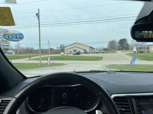 Used 2017 Jeep Grand Cherokee Trailhawk image 17