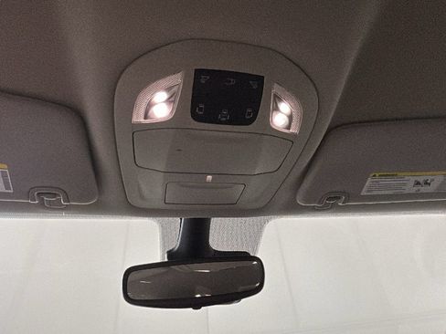 Used 2024 Chrysler Pacifica Touring-L FWD image 28