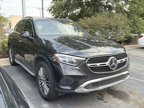 Used 2024 Mercedes-Benz GLC 300 4MATIC image 3