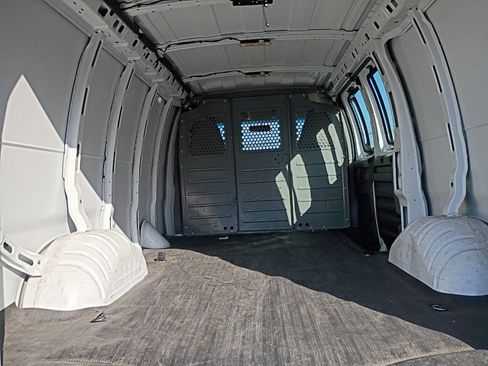 Used 2022 Chevrolet Express 2500 w/ Driver Convenience Package RWD image 22