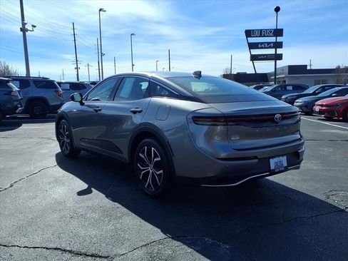 Used 2023 Toyota Crown XLE image 27