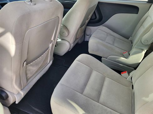 Used 2016 Dodge Grand Caravan SE w/ Quick Order Package 29E SE image 8