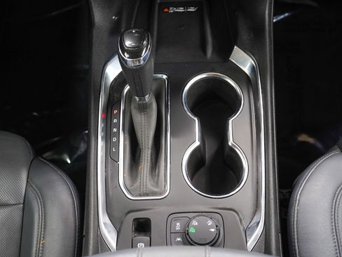 Used 2018 Chevrolet Traverse Premier image 19