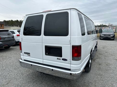 Used 2010 Ford E-350 and Econoline 350 XLT image 9