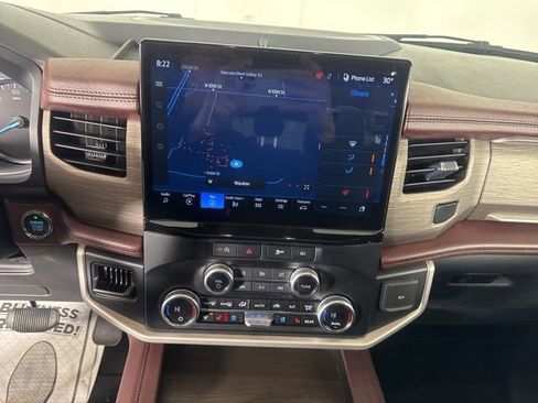 Used 2024 Ford Expedition Limited image 37