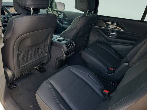 New 2026 Mercedes-Benz GLS 580 4MATIC image 11