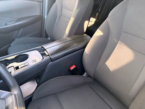 Used 2025 Nissan Rogue S FWD image 20