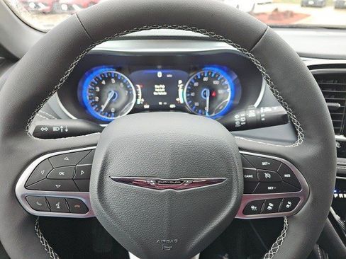 New 2026 Chrysler Pacifica Limited image 23