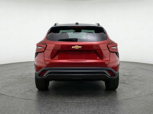 Used 2025 Chevrolet Trax LT w/ LT Convenience Package image 7