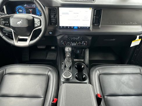 New 2025 Ford Bronco Badlands image 13