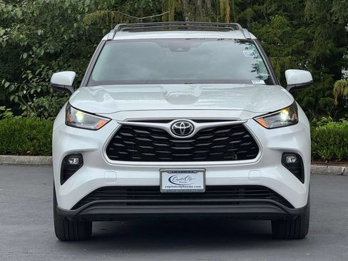 Used 2022 Toyota Highlander XLE AWD/4WD image 56