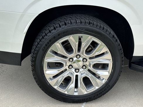 Used 2021 GMC Yukon XL SLT w/ SLT Luxury Plus Package image 12