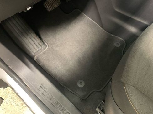 Used 2020 Chevrolet Equinox LT image 17