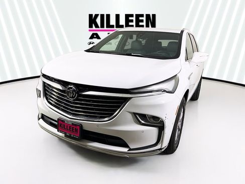 Used 2024 Buick Enclave Premium image 3