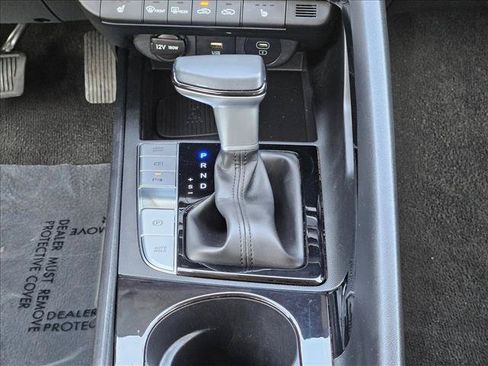 Used 2024 Hyundai Elantra Limited FWD image 12