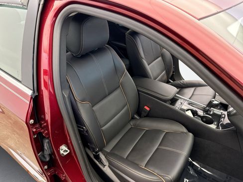 Used 2016 Chevrolet Impala LTZ w/ Enhanced Convenience Package image 18